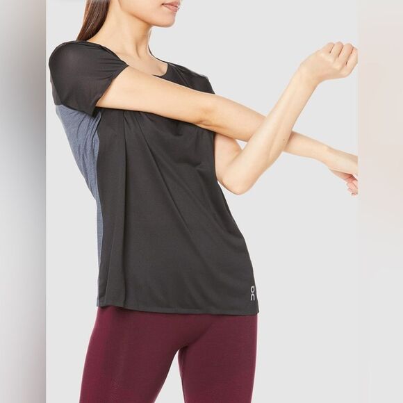 On running cloud performing black and grey shirt size M - Picture 4 of 14